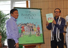 The Governor of Arunachal Pradesh Shri JP Rajkhowa releasing a graphic novel titled The Bamboo Stick on importance of Bamboo to the tribal societies of the State, at Raj Bhawan, Itanagar on 29th August 2015